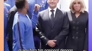 Simbol Kebanggaan! Gesture Berkelas Mbappé Saat Foto Bareng Presiden Prancis! ????????????