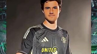 Bukan cuma jago jaga gawang, kiper baru Manchester United yang satu ini ternyata punya insting gol yang ngeri! ????