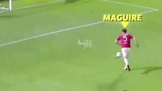 Harry Maguire mungkin seorang bek tengah