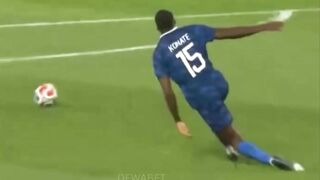 brahima Konaté mengalami kesulitan saat Prancis takluk 1-2 dari Pantai Gading 2