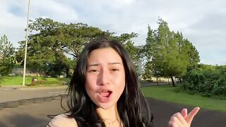 mumpung lagi sepi yaakan