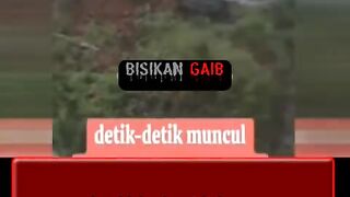 berjalan di kuburan sendirian