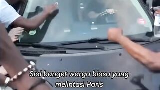 Realita Sisi Lain Negara Maju: Amukan Oknum Suporter di Jalanan Paris!