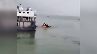 ফের যাত্রীবাহী বাস
