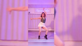 Indian Girl Gunika Sanan Dance 24