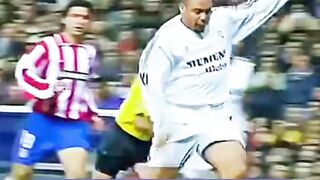 Gerakan Cerdas Ronaldo Nazario ????????