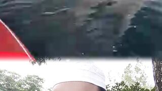 সমুদ্রের মধ্যে দেখুন একটা হাস পাওয়া ????????