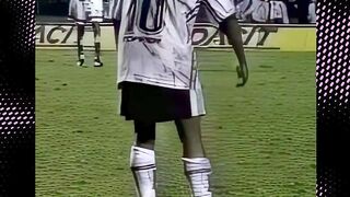 "Main bola sambil cari perkara