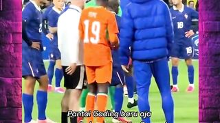Pantai Gading Kasih Paham! ????????????