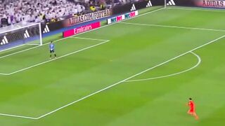 Pesta Gol di Bernabeu! Real Madrid Gilas Sociedad 4-1, Vinicius Menggila dari Titik Putih