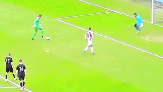 Gol yang menyakitkan hati