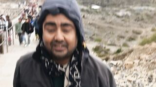 मुक्तिनाथ काे यात्रा मा मन्दिर नजिकैकाे सिढि