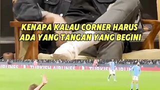 Kode dari pemain saat nendang corner #desta #okirengga #podcast #sepakbola #fyp
