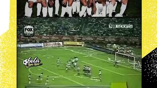 Kiper lain sibuk jaga gawang