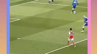 Skill memukau Martin Odegaard saat Arsenal membantai Everton 4-1 di Emirates Stadium