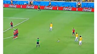 Freekick ikonik David Luiz ke gawang Colombia di Piala Dunia 2014