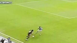 Aksi Memukau Pesepak Bola Dunia! 2