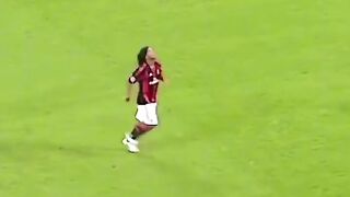 Aksi Memukau Pesepak Bola Dunia! 3