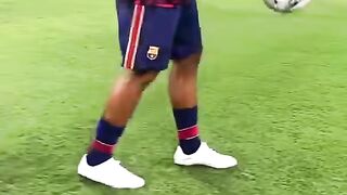 Aksi Memukau Pesepak Bola Dunia! 11