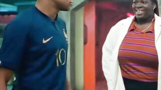Aksi Memukau Pesepak Bola Dunia! 15