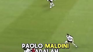 Aksi Memukau Pesepak Bola Dunia! 19