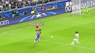 Aksi Memukau Pesepak Bola Dunia! 20