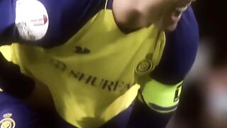 Aksi Memukau Pesepak Bola Dunia! 33
