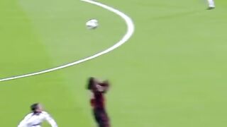Aksi Memukau Pesepak Bola Dunia! 39