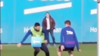 Frenkie de Jong pernah mengungkapkan bahwa tidak peduli seberapa keras para pemain berlatih atau apa pun yang mereka lakukan,