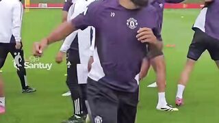 Inilah Mobil Yang Digunakan Pemain United Pergi Latihan (Mobil Cunha).????????