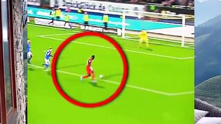 Niatnya membantu tim, malah jadi bumerang ????⚽️