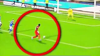 Akibat Tidak Tahu Aturan, Pemain Ini Merugikan Timnya Sendiri ????