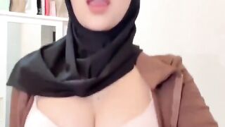 hijab tobrut pamer aset