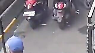 Polisi Tangkap Pelajar yang Bacok Pemotor di Palmerah
