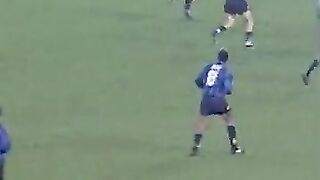A diving Derby d_Italia winning goal by Vialli