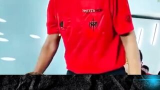 ???? Wasit sepak bola terbaik sepanjang masa (GOAT). 3