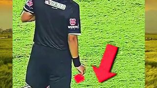 ????❌ Salah tekel, malah pura-pura! Kiper ini mungkin gagal jadi penjaga gawang, tapi sukses jadi aktor utama. ????????