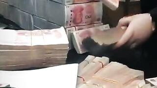 99贵宾会上下分经理联系电话？
