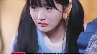 gadis itu melihat ibunya sedang memeluk tetangga yang tinggal di lantai atas
