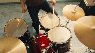 Alex Warren - PASSENGER (Official Video)(720P_HD).mp4