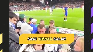 Tim lagi kalah bukannya buru-buru balikin bola