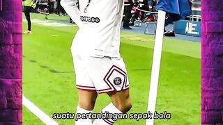 Ketika stadion American Football dipaksa jadi lapangan sepak bola