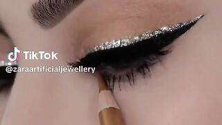 Trendy Eye Liner