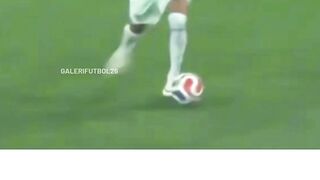 sorotan tertuju pada Olise seorang diri