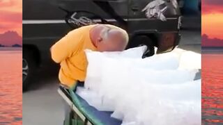 lagi di hukum apa yak?