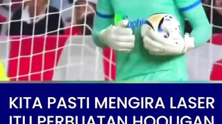 Momen insiden ini terjadi dalam laga Liga Argentina antara Estudiantes de La Plata vs Velez Sarsfield