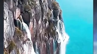 Angel Falls adalah air terjun tertinggi di dunia