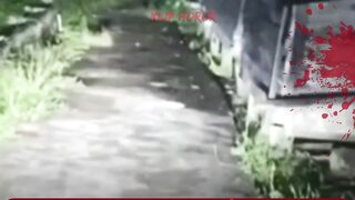 NEKAT LEWAT JALAN SEPI MALAM HARI, DRIVER OJOL INI MERINDING DIHADANG KUNTILANAK MERAH!