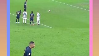 Gila! Detik-detik Mbappé jebol gawang Martinez di Final Piala Dunia