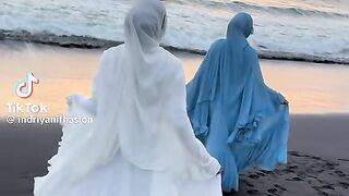 Enjoy Friends Beach 2